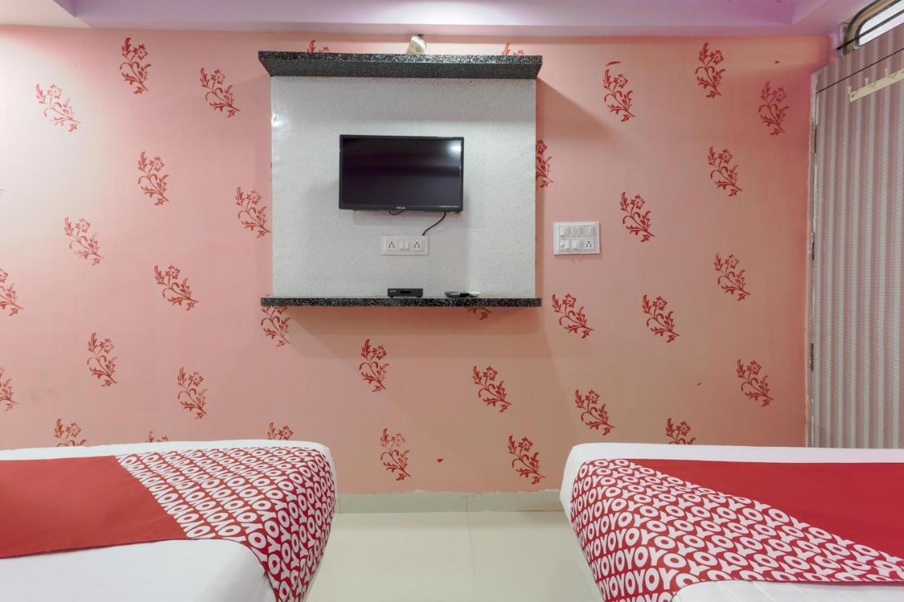 Oyo 45752 Hotel Sb Palace Godarpura Exterior photo