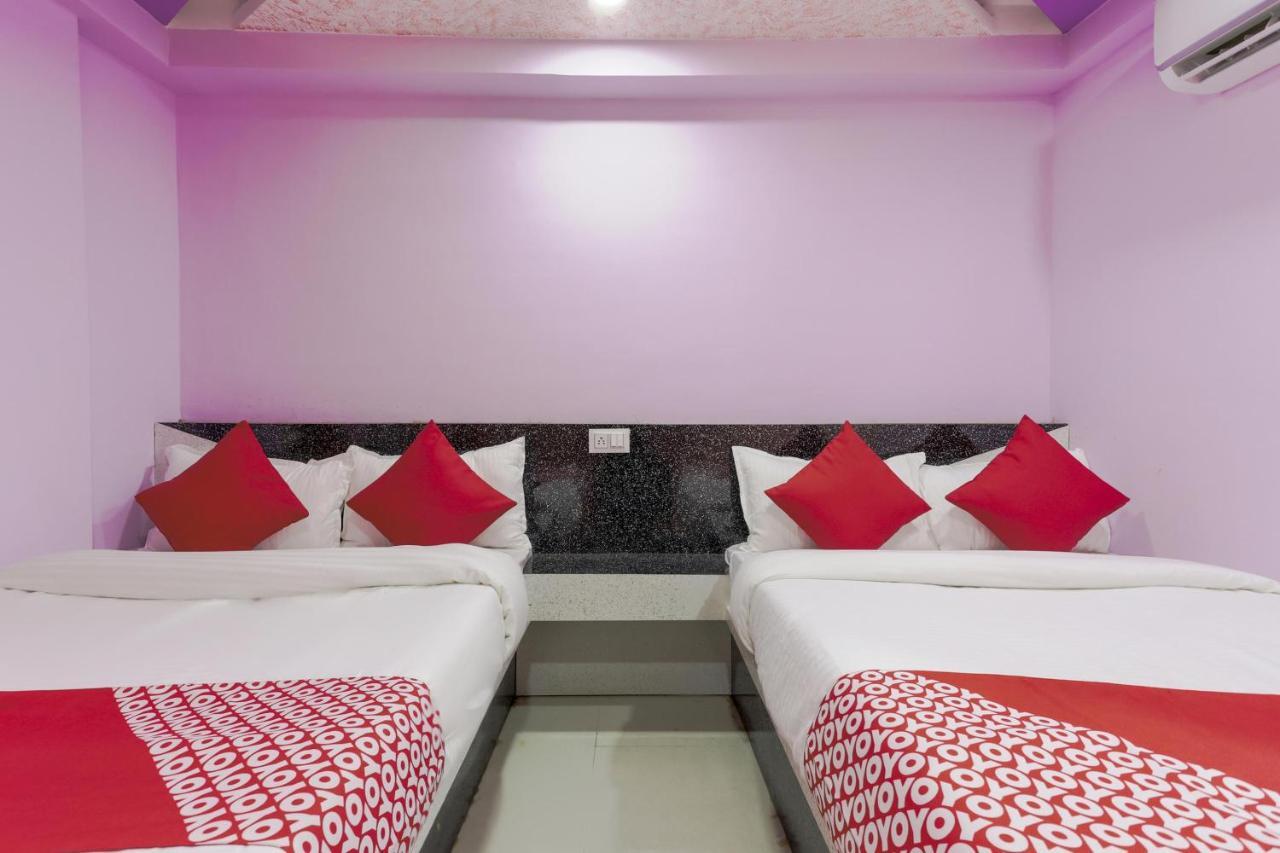 Oyo 45752 Hotel Sb Palace Godarpura Exterior photo