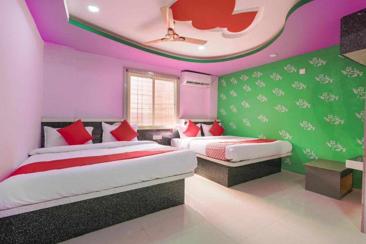 Oyo 45752 Hotel Sb Palace Godarpura Exterior photo